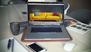 Imagem de um site atualizado em um notbook